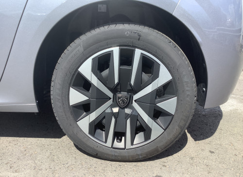 Peugeot 208 Nouvelle Hybrid 110 ch e-DCS6 Style