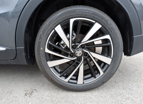 MG ZS Nouveau 1.5 L Hybrid+ 197 ch Luxury