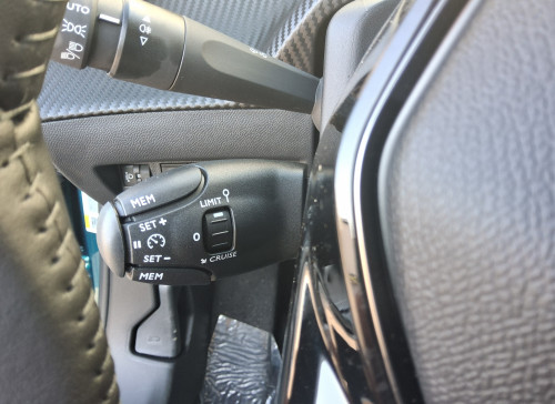 Peugeot 2008 Nouveau Hybrid 145 e-DCS6 Allure