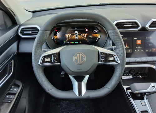 MG ZS Nouveau 1.5 L Hybrid+ 197 ch Luxury
