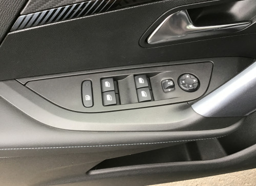 Peugeot 2008 PureTech 130 S&S BVM6 Allure Pack