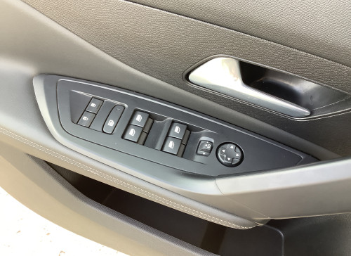 Peugeot 308 SW Hybrid 136 e-DCS6 Allure