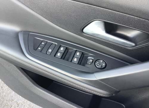 Peugeot 408 Hybrid 136 e-DCS6 Allure