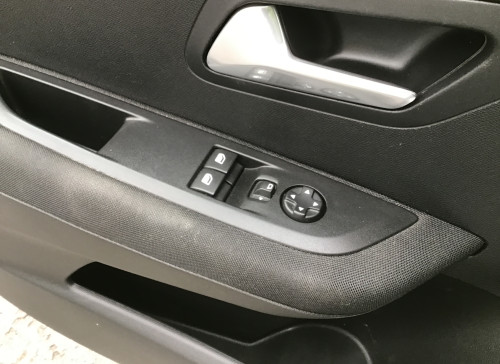 Peugeot 208 PureTech 75 S&S BVM5 Active