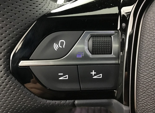 Peugeot 2008 Nouveau Hybrid 145 e-DCS6 GT