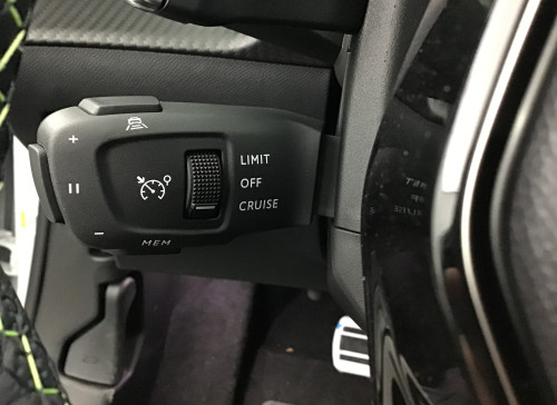 Peugeot 2008 Nouveau Hybrid 145 e-DCS6 GT