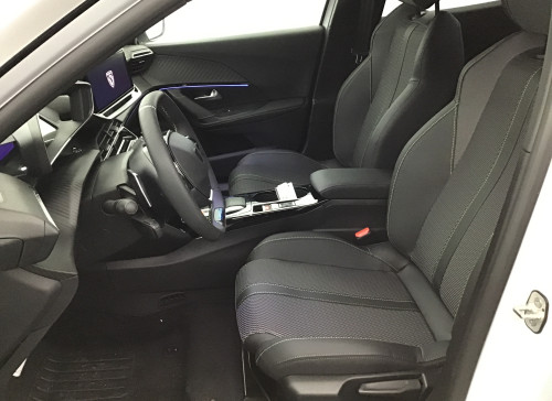 Peugeot 2008 Nouveau Hybrid 145 e-DCS6 GT