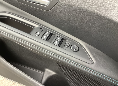 Peugeot 3008 Hybrid 136 e-DCS6 Allure Pack