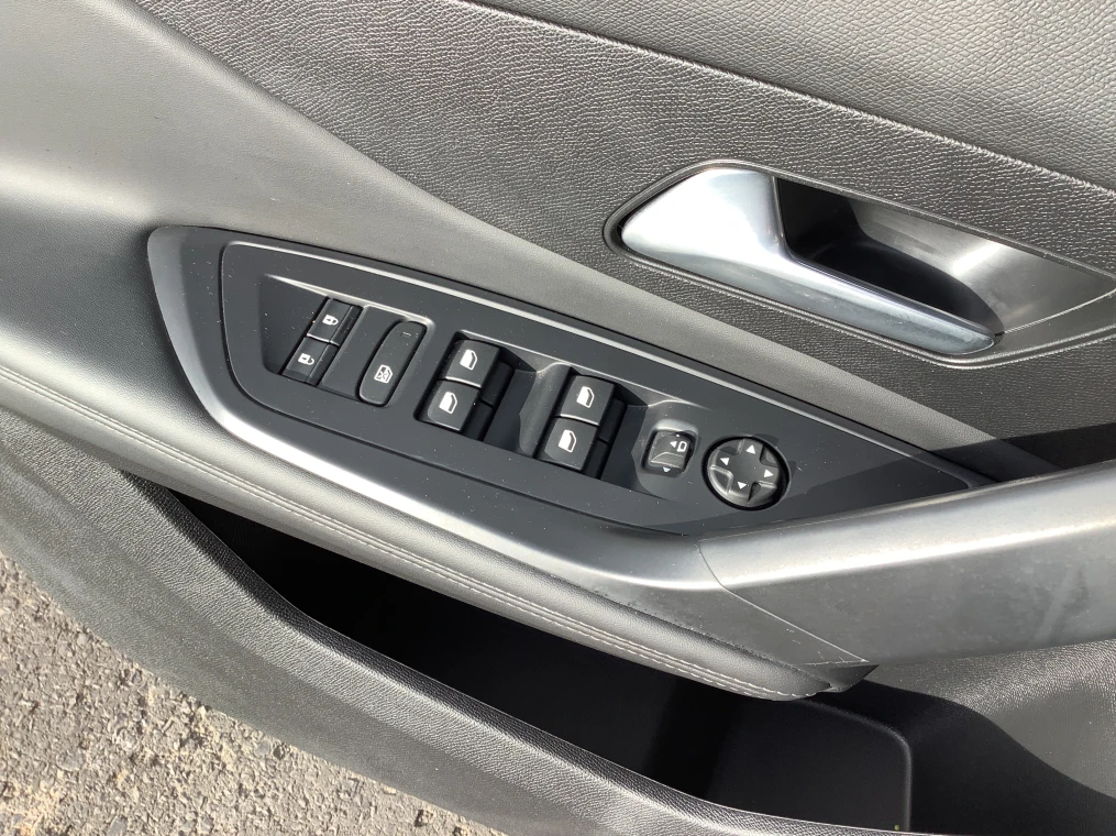 Peugeot 308 SW Hybrid 145 e-DCS6 Allure