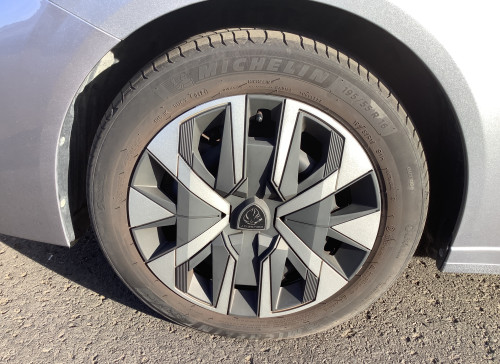 Peugeot 208 Nouvelle PureTech 100 S&S BVM6 Active