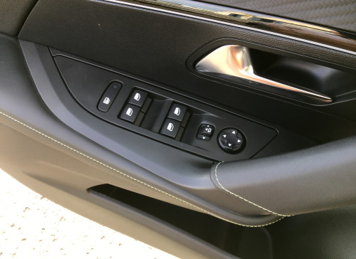 Peugeot 2008 PureTech 130 S&S EAT8 GT Line