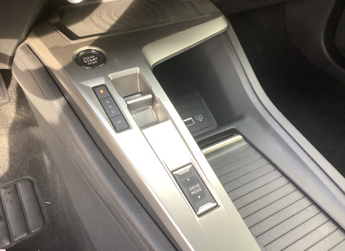 Peugeot 408 Nouvelle Hybrid 136 e-DCS6 Allure