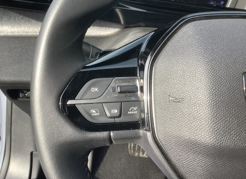 Peugeot 408 Nouvelle Hybrid 136 e-DCS6 Allure