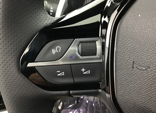 Peugeot 2008 Nouveau Hybrid 145 e-DCS6 GT