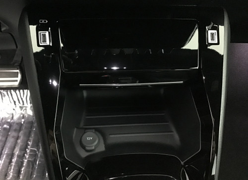 Peugeot 2008 Nouveau Hybrid 145 e-DCS6 GT