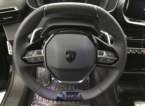 Peugeot 2008 Nouveau Hybrid 145 e-DCS6 GT