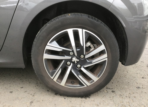 Peugeot 208 PureTech 100 S&S EAT8 Allure Pack