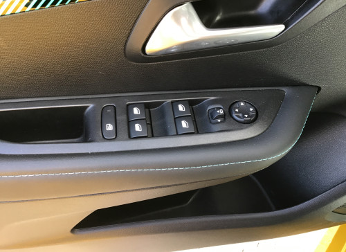 Peugeot 208 Nouvelle PureTech 100 S&S BVM6 Allure