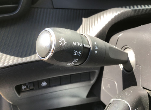 Peugeot 208 Nouvelle PureTech 100 S&S BVM6 Allure