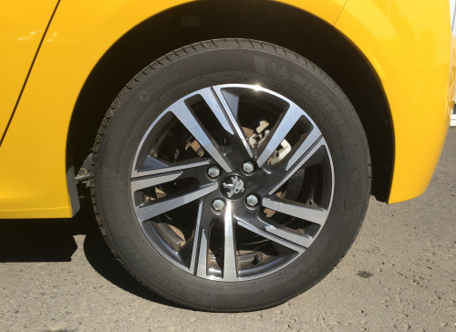 Peugeot 208 Nouvelle PureTech 100 S&S BVM6 Allure