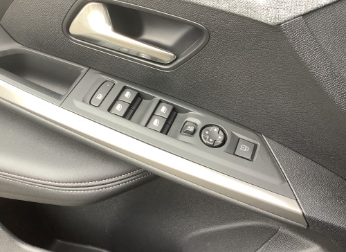 Peugeot 3008 Nouveau Hybrid 145 e-DCS6 Allure