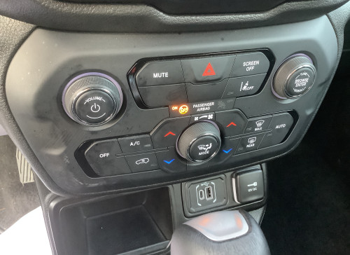 Jeep RENEGADE Nouveau 1.5 Turbo T4 130 ch BVR7 e-Hybrid Altitude