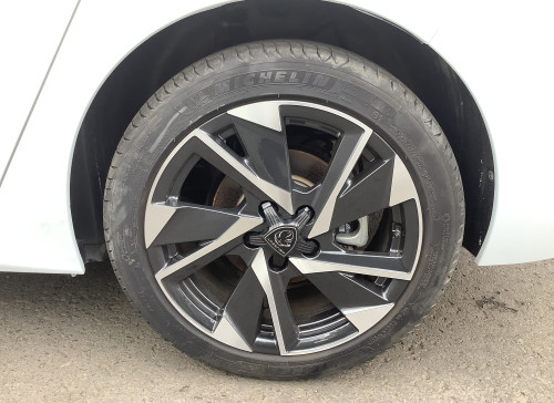 Peugeot 308 Hybrid 136 e-DCS6 Allure