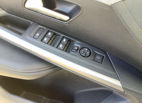 Peugeot 3008 Nouveau Hybrid 136 e-DCS6 Allure