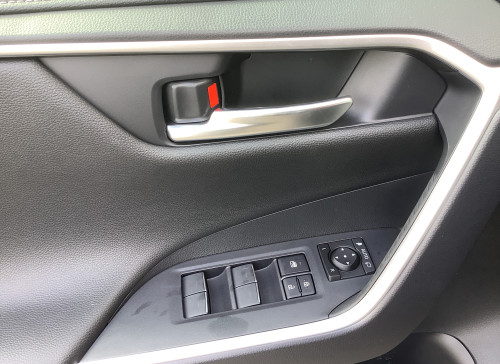 Toyota RAV4 HYBRIDE MY23 218 ch 2WD Dynamic