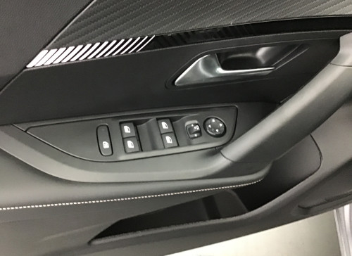 Peugeot 2008 Nouveau Hybrid 145 e-DCS6 Allure