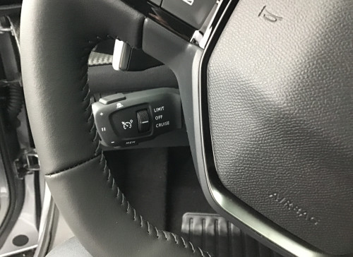 Peugeot 2008 Nouveau Hybrid 145 e-DCS6 Allure