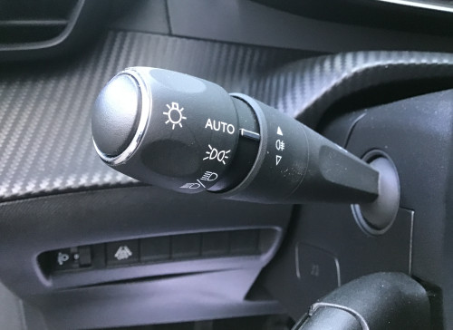 Peugeot 208 PureTech 100 S&S BVM6 Allure Pack