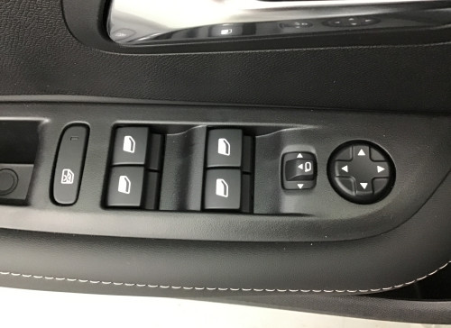 Peugeot 208 Nouvelle Hybrid 136 e-DCS6 Allure