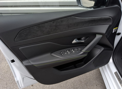 Peugeot 308 DIESEL Nouvelle BlueHDi 130ch S&S EAT8 GT