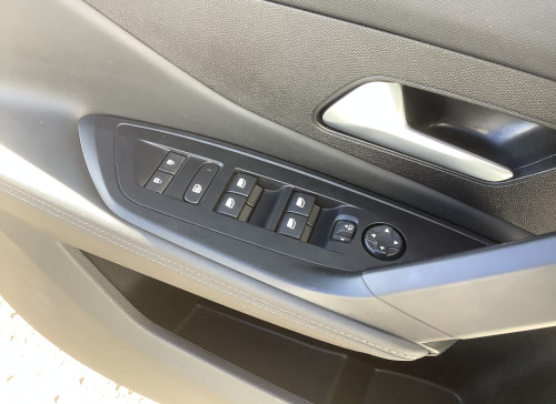 Peugeot 408 Nouvelle Hybrid 136 e-DCS6 Allure