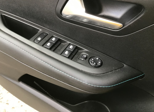 Peugeot 208 PureTech 100 S&S BVM6 Allure