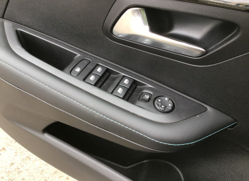 Peugeot 208 PureTech 100 S&S BVM6 Allure Pack