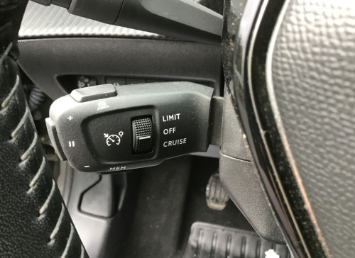 Peugeot 208 PureTech 100 S&S BVM6 Allure Pack