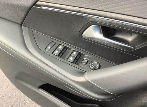 Peugeot 2008 PureTech 130 S&S BVM6 GT