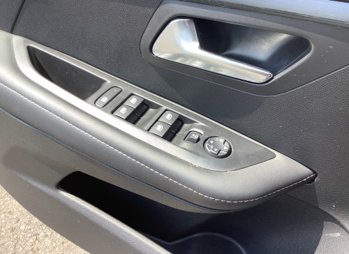 Peugeot 208 Nouvelle Hybrid 100 e-DCS6 Allure