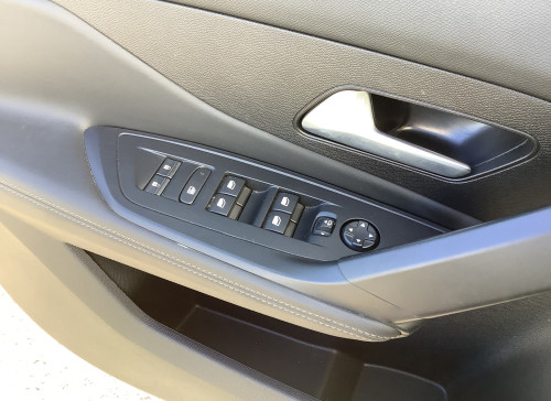 Peugeot 408 Hybrid 136 e-DCS6 Allure