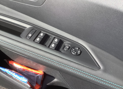 Peugeot 3008 Hybrid 145 e-DCS6 Allure Pack