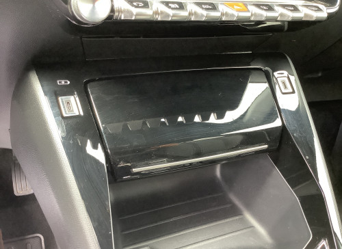 Peugeot 2008 Nouveau Hybrid 136 e-DCS6 Allure