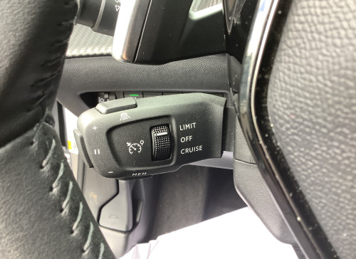 Peugeot 2008 Nouveau Hybrid 136 e-DCS6 Allure