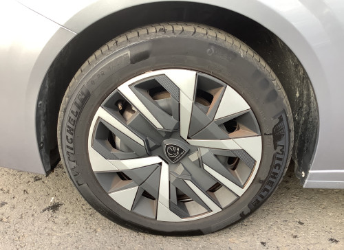 Peugeot 208 Nouvelle PureTech 100 S&S BVM6 Active