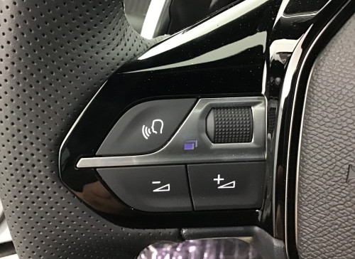 Peugeot 2008 Nouveau Hybrid 145 e-DCS6 GT