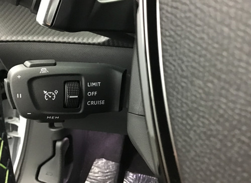 Peugeot 2008 Nouveau Hybrid 145 e-DCS6 GT
