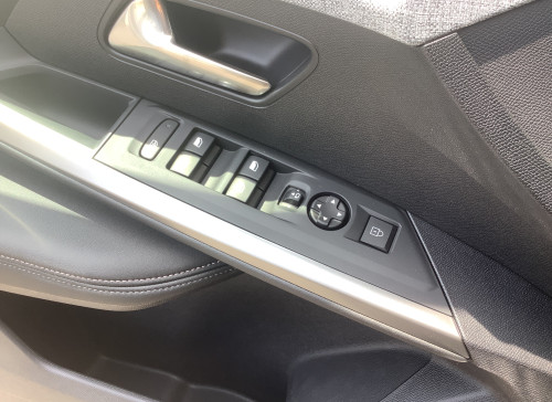 Peugeot 3008 Nouveau Hybrid 145 e-DCS6 Allure