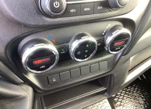 IVECO DAILY CHASSIS CABINE CAB 35 C 16 EMP 4100 QUAD-LEAF BVM6 3.0L