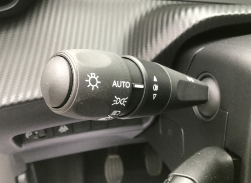 Peugeot 208 PureTech 100 S&S BVM6 Allure